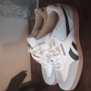 Reebok Sneakers